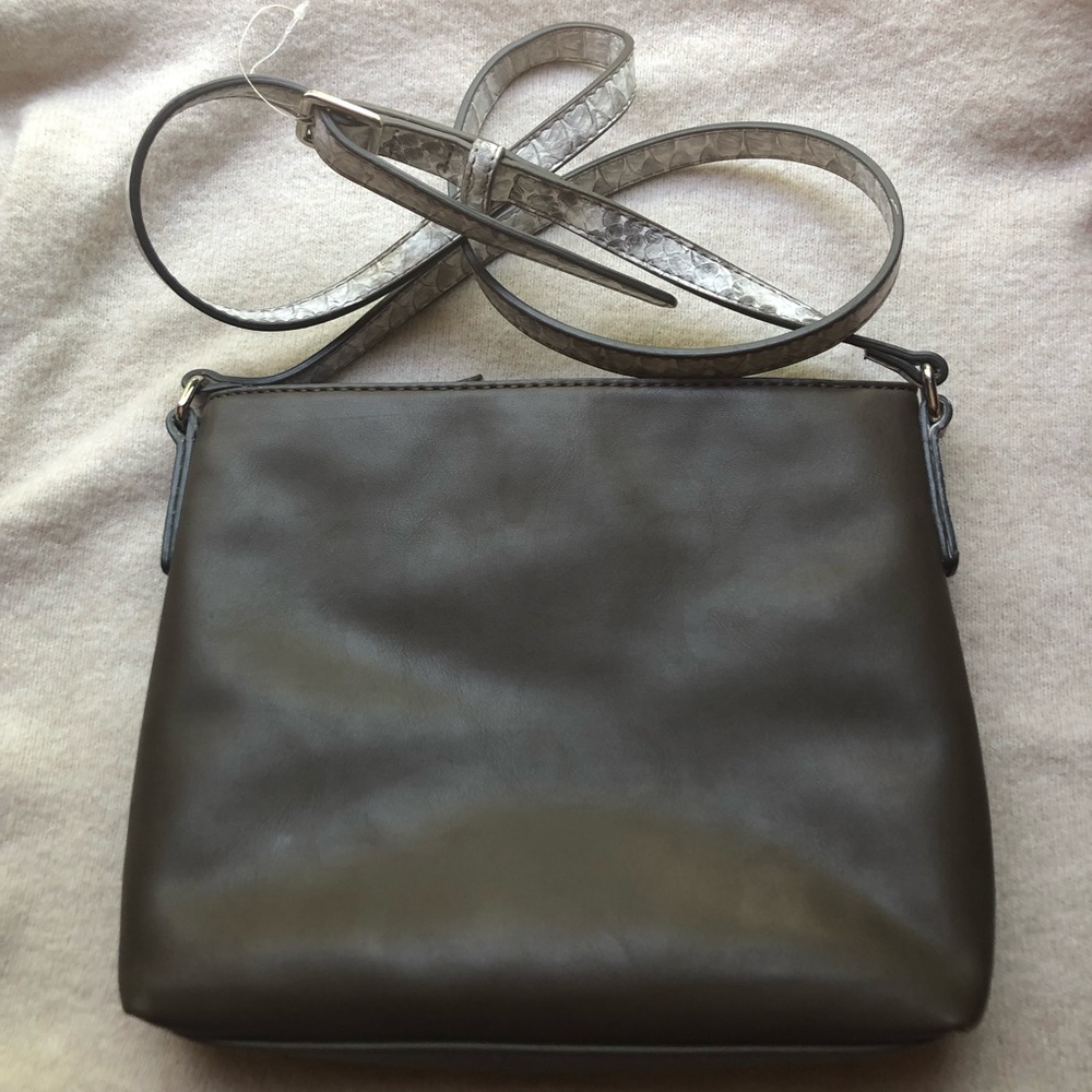 🌸Nine West Crossbody Bag 🌸 - Picture 4 of 16